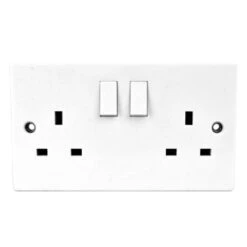 B&M 2 Gang Wall Socket - White 13 Amp